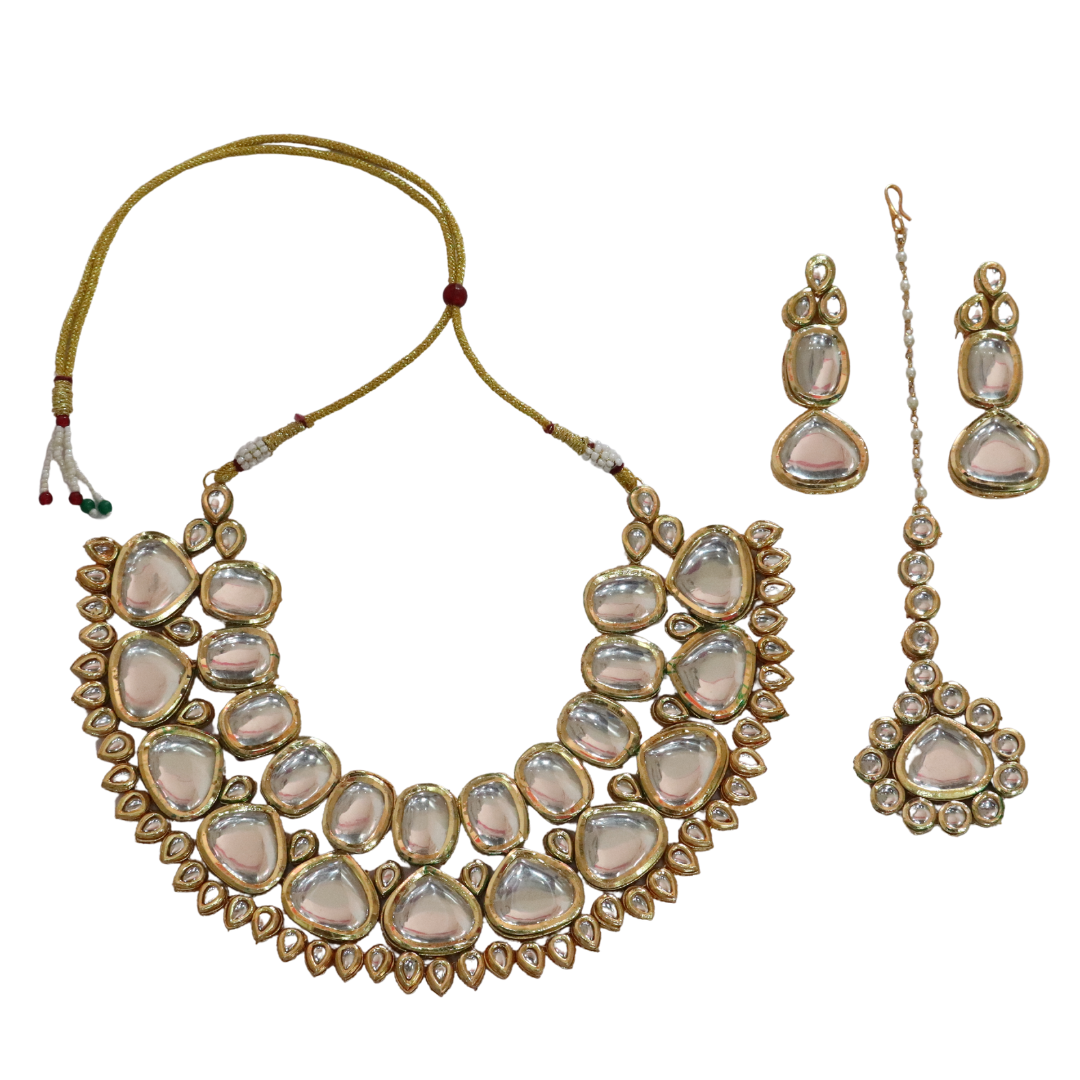 Detail photograph of the Kundan-style necklace set design