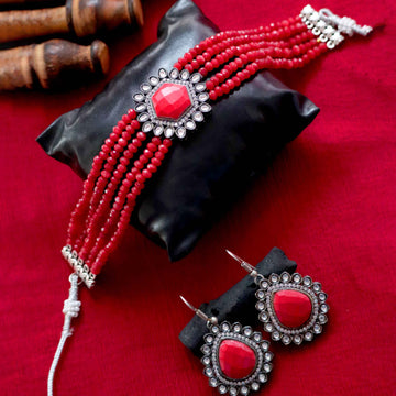 Janaksh AD and kundan work Victorian style chokar necklace set with semiprecious onyx beads