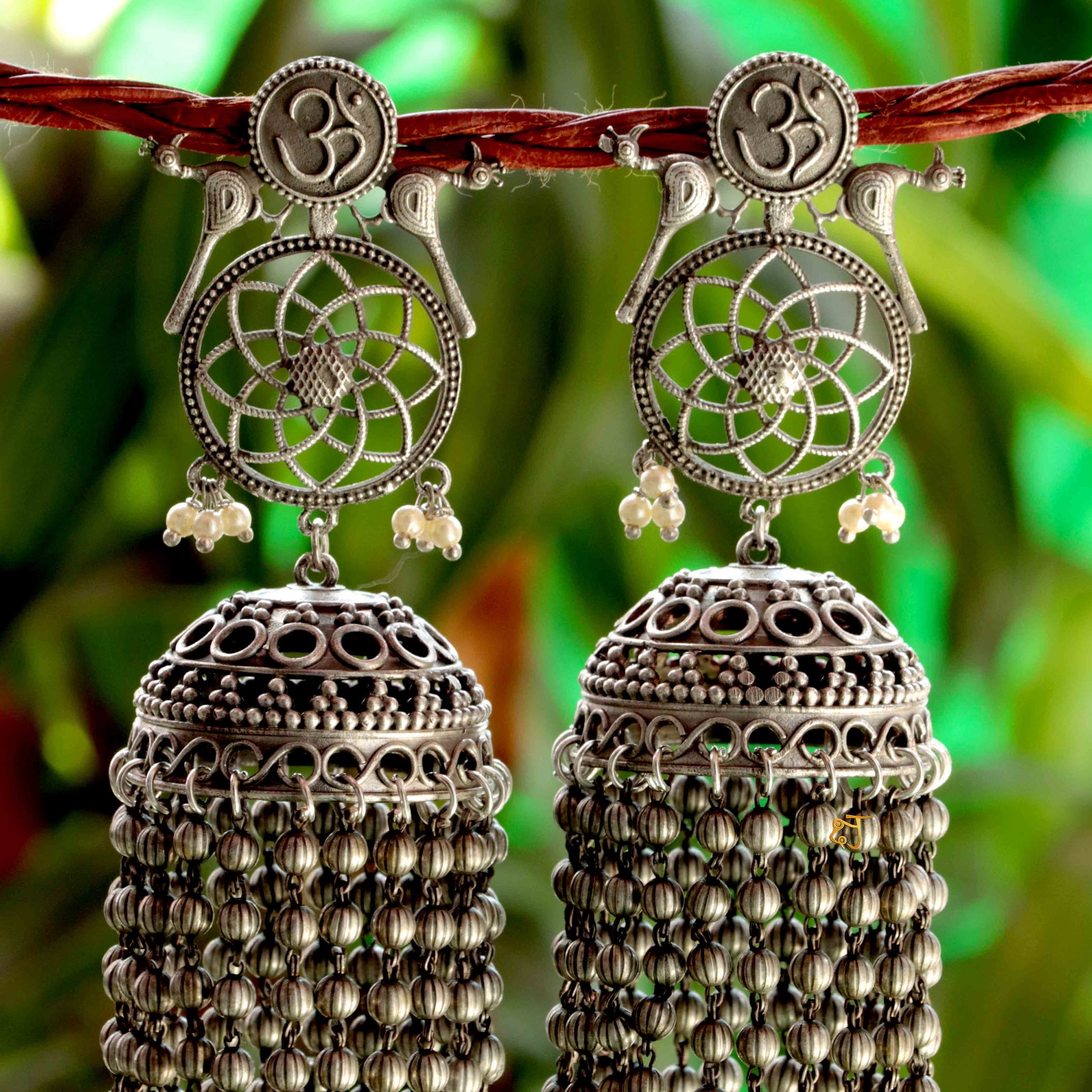 Bold Heritage in Every Swing – Embrace the Opulence of Oxidized Silver Elegance