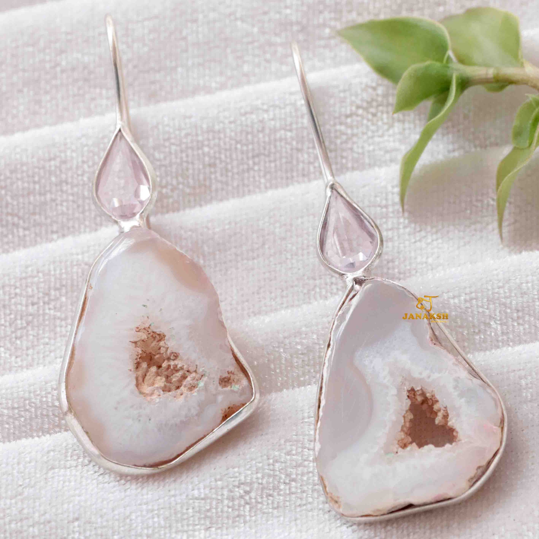 Exquisite Handcrafted Druzy Gemstone Earrings: Embrace Their Natural Beauty