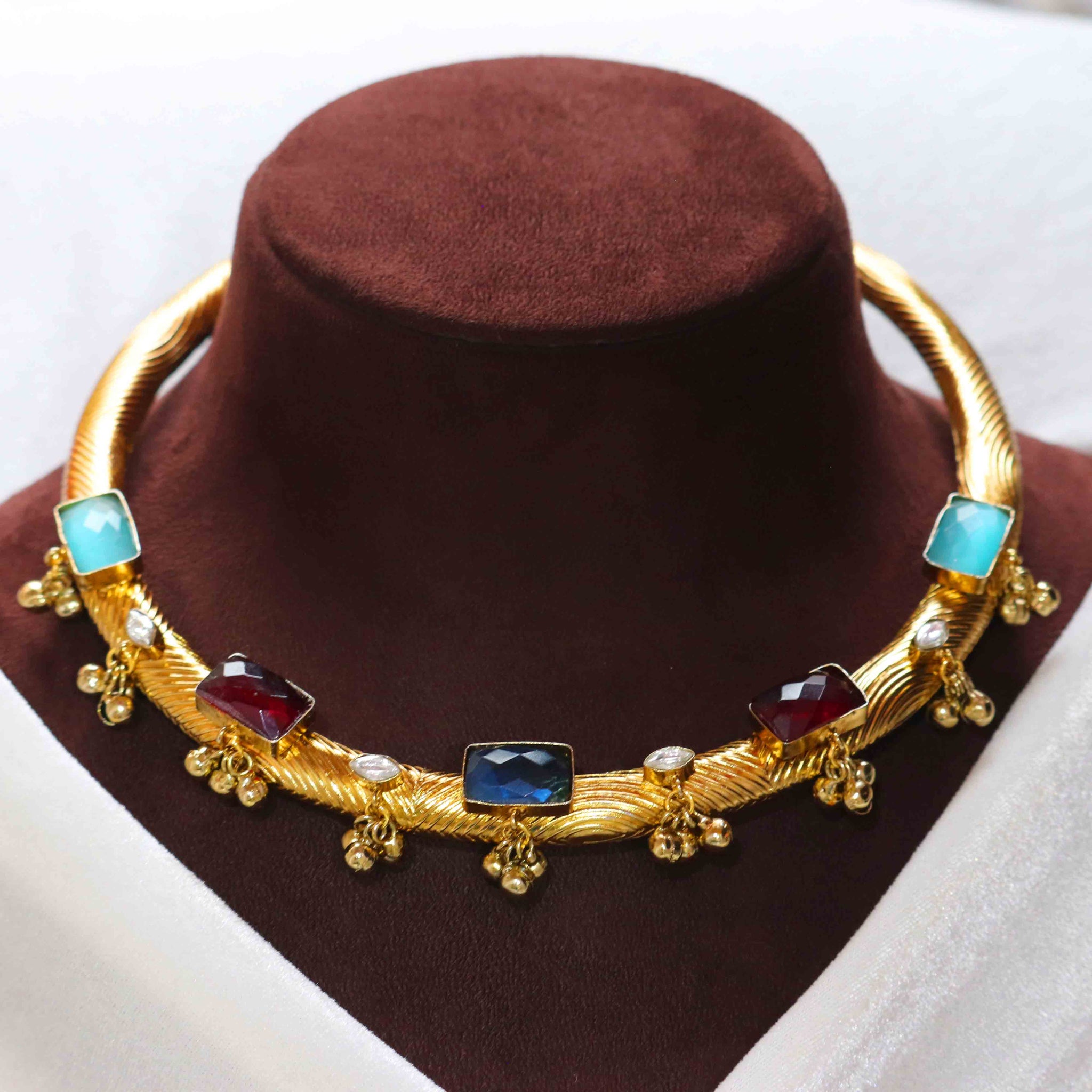 Colorful hasuli necklace with monalisa stones