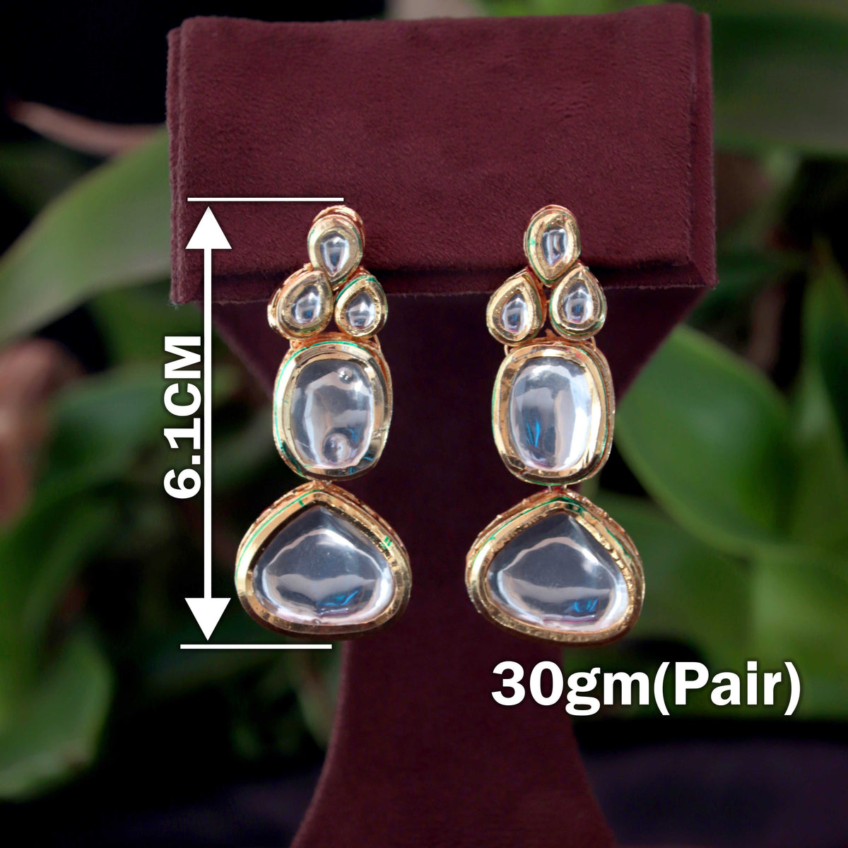 Close-up view of the JANAKSH Kundan-style necklace set