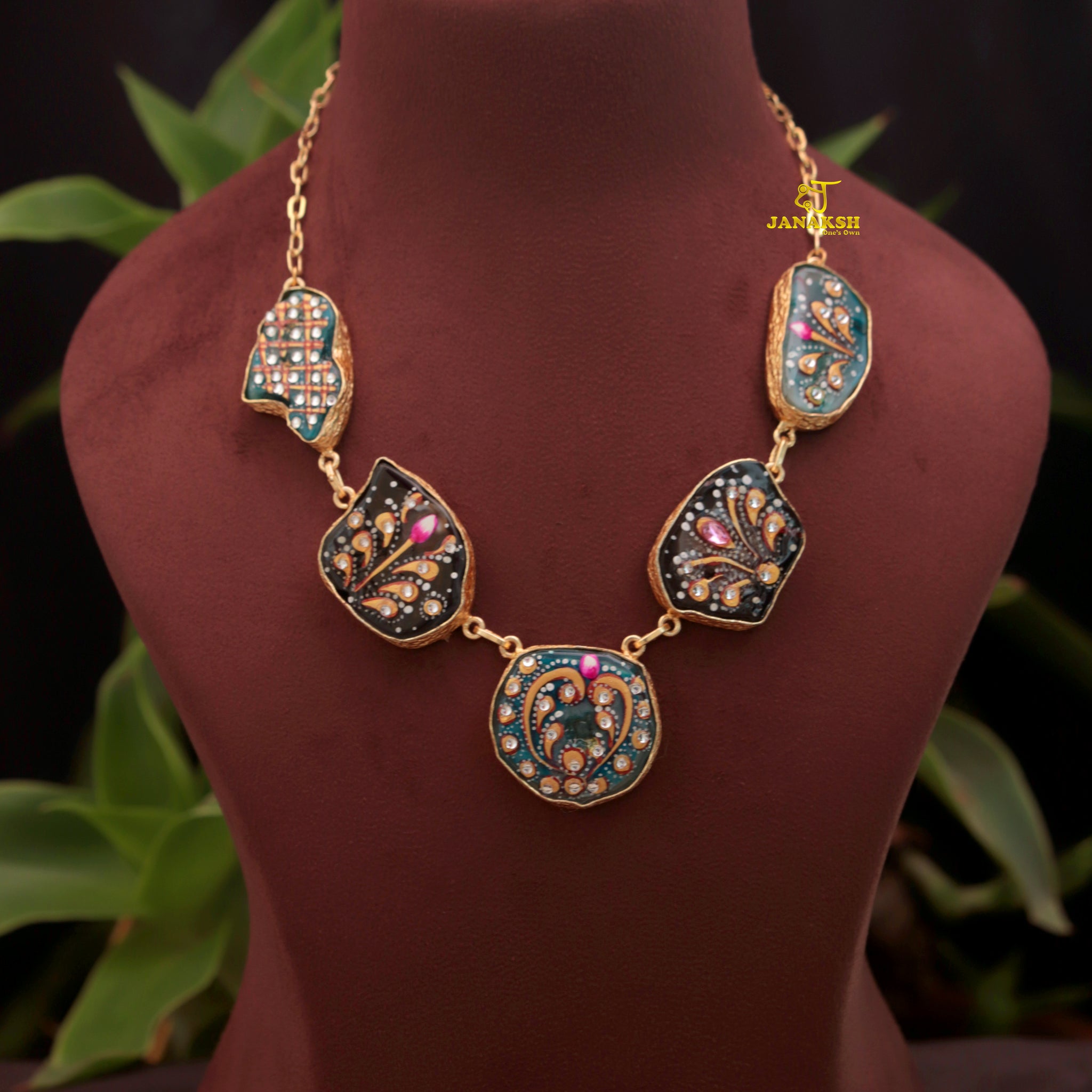 Janaksh Handcrafted Semiprecious Druzy Stone Gold Plated Statement tanjore Necklace