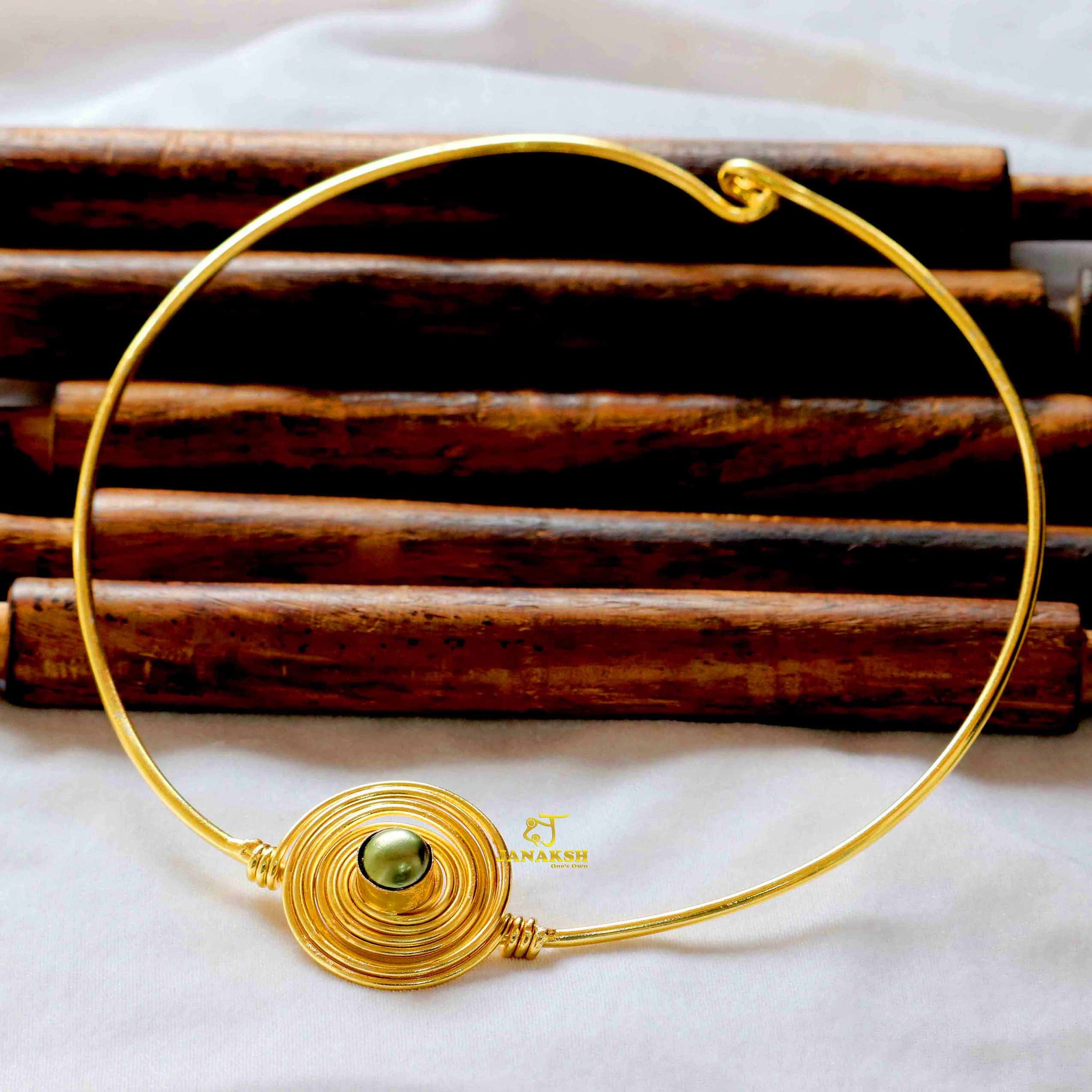 Brass-based golden polished Hasli choker necklace